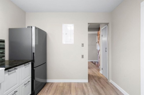 17 Gibson Road, Benchlands, AB - Indoor