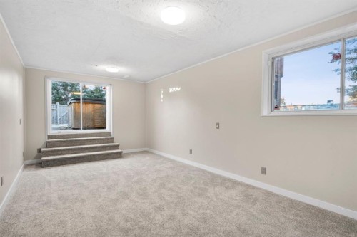 17 Gibson Road, Benchlands, AB - Indoor Photo Showing Other Room