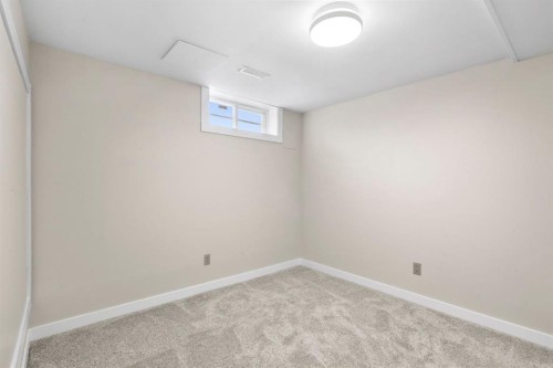 17 Gibson Road, Benchlands, AB - Indoor Photo Showing Other Room