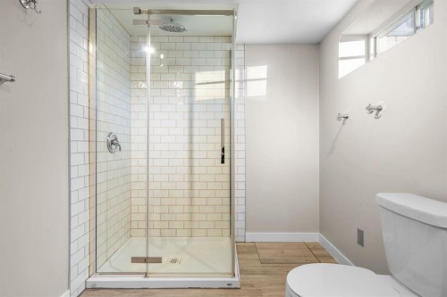 17 Gibson Road, Benchlands, AB - Indoor Photo Showing Bathroom