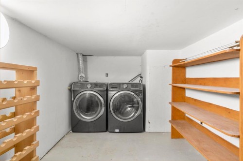 17 Gibson Road, Benchlands, AB - Indoor Photo Showing Laundry Room