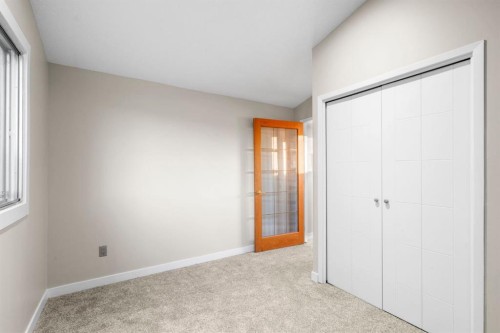 17 Gibson Road, Benchlands, AB - Indoor Photo Showing Other Room