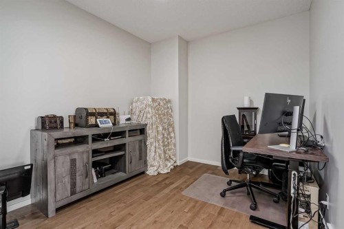 225 Kingsmere Cove Se, Airdrie, AB - Indoor Photo Showing Office