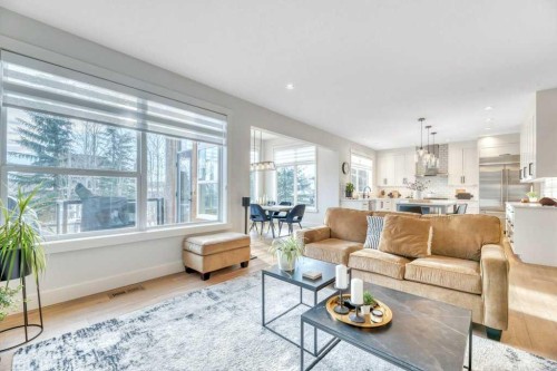 225 Discovery Ridge Way Sw, Calgary, AB - Indoor Photo Showing Living Room