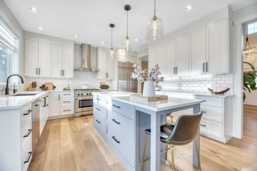 225 Discovery Ridge Way Sw, Calgary, AB - Indoor Photo Showing Kitchen With Upgraded Kitchen