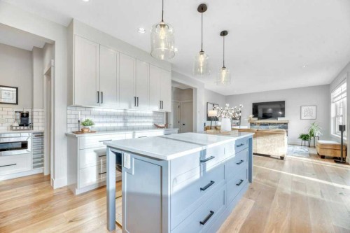 225 Discovery Ridge Way Sw, Calgary, AB - Indoor Photo Showing Kitchen With Upgraded Kitchen