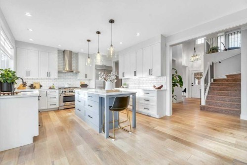 225 Discovery Ridge Way Sw, Calgary, AB - Indoor Photo Showing Kitchen With Upgraded Kitchen