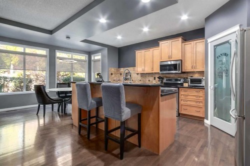 10 Chapala Road Se, Calgary, AB - Indoor