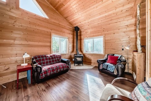 12 Destini Drive, White Sands, AB - Indoor Photo Showing Living Room