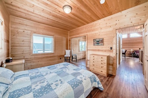 12 Destini Drive, White Sands, AB - Indoor Photo Showing Bedroom
