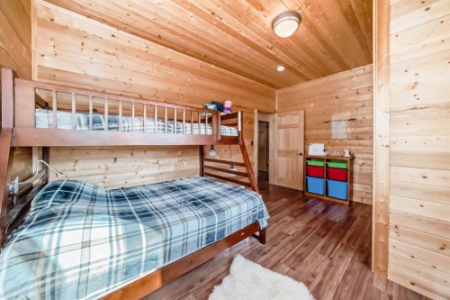 12 Destini Drive, White Sands, AB - Indoor Photo Showing Bedroom