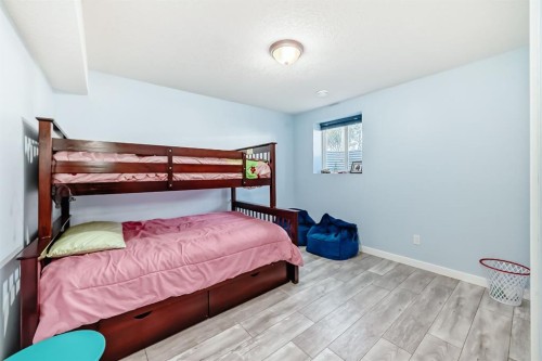 12 Destini Drive, White Sands, AB - Indoor Photo Showing Bedroom