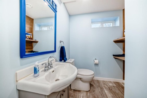 12 Destini Drive, White Sands, AB - Indoor Photo Showing Bathroom