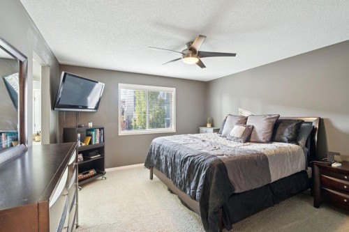 453 River Heights Drive, Cochrane, AB - Indoor Photo Showing Bedroom