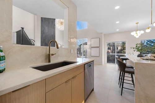 125 Discovery Place Sw, Calgary, AB - Indoor Photo Showing Kitchen With Upgraded Kitchen