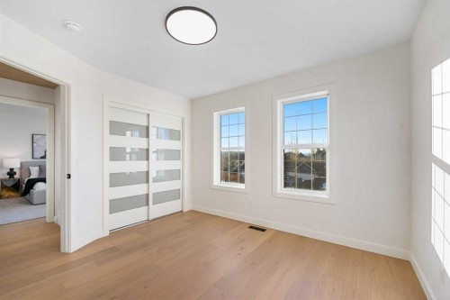 125 Discovery Place Sw, Calgary, AB - Indoor Photo Showing Other Room