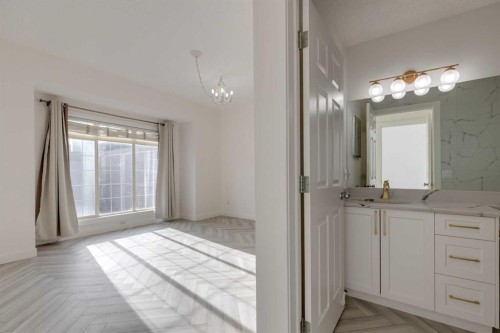 403-527 15 Avenue Sw, Calgary, AB - Indoor Photo Showing Bathroom