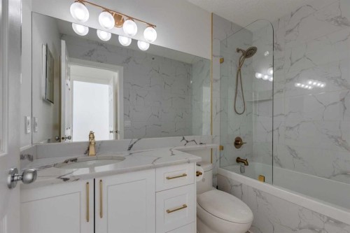 403-527 15 Avenue Sw, Calgary, AB - Indoor Photo Showing Bathroom