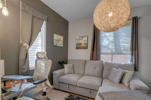 918 11 Avenue Se, Calgary, AB - Indoor Photo Showing Living Room