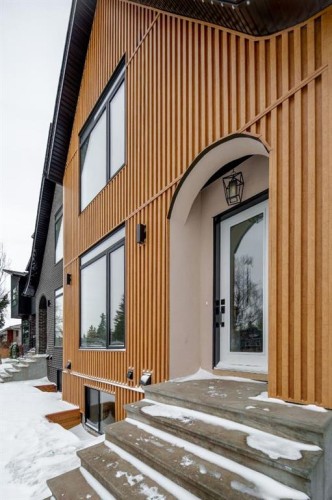 2227 36 Street Sw, Calgary, AB -  With Exterior