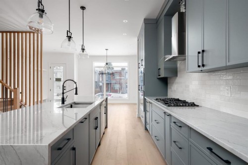 2227 36 Street Sw, Calgary, AB - Indoor Photo Showing Kitchen With Upgraded Kitchen