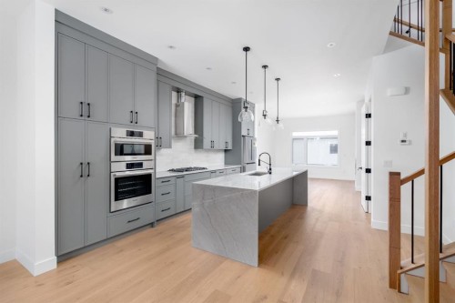 2227 36 Street Sw, Calgary, AB - Indoor Photo Showing Kitchen With Upgraded Kitchen