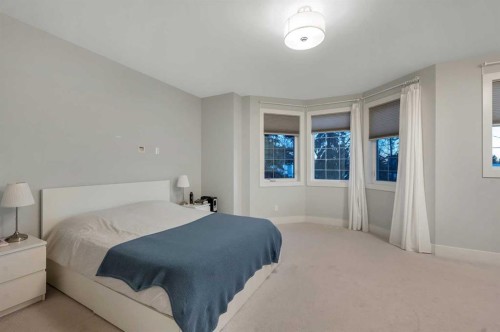 1708 23 Avenue Nw, Calgary, AB - Indoor Photo Showing Bedroom
