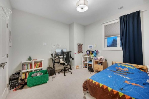 1708 23 Avenue Nw, Calgary, AB - Indoor Photo Showing Bedroom