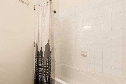 75 Galbraith Drive Sw, Calgary, AB - Indoor Photo Showing Bathroom