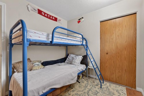 139 Castledale Way Ne, Calgary, AB - Indoor Photo Showing Bedroom