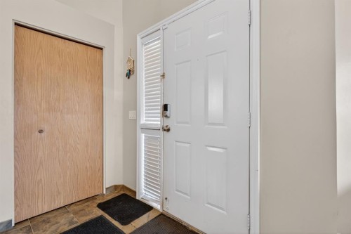 139 Castledale Way Ne, Calgary, AB - Indoor Photo Showing Other Room