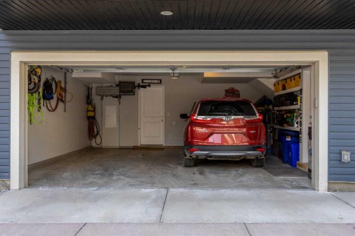 241 Legacy Point Se, Calgary, AB - Indoor Photo Showing Garage