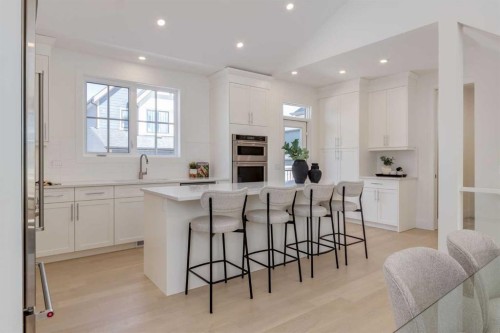 90 Treeline Gardens Sw, Calgary, AB - Indoor Photo Showing Kitchen
