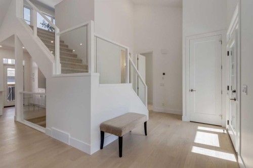 90 Treeline Gardens Sw, Calgary, AB - Indoor Photo Showing Other Room