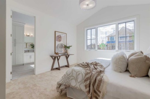 90 Treeline Gardens Sw, Calgary, AB - Indoor Photo Showing Bedroom