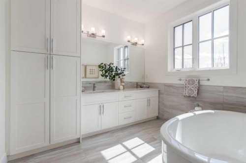 90 Treeline Gardens Sw, Calgary, AB - Indoor Photo Showing Bathroom