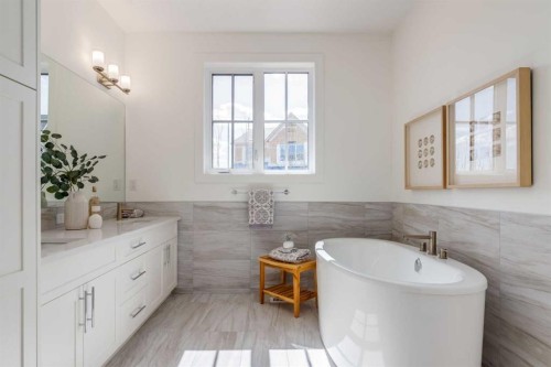 90 Treeline Gardens Sw, Calgary, AB - Indoor Photo Showing Bathroom