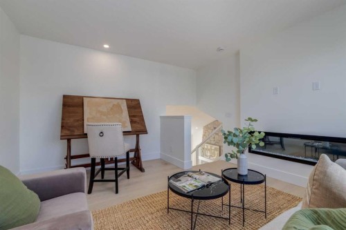 90 Treeline Gardens Sw, Calgary, AB - Indoor