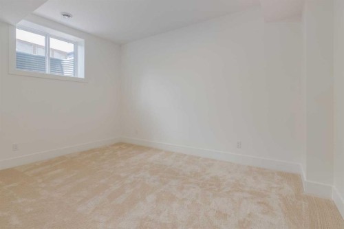 90 Treeline Gardens Sw, Calgary, AB - Indoor Photo Showing Other Room