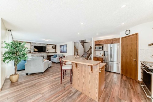 205 Patterson Hill Sw, Calgary, AB - Indoor Photo Showing Kitchen
