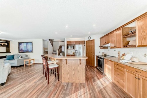 205 Patterson Hill Sw, Calgary, AB - Indoor Photo Showing Kitchen