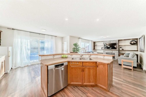 205 Patterson Hill Sw, Calgary, AB - Indoor Photo Showing Kitchen With Double Sink