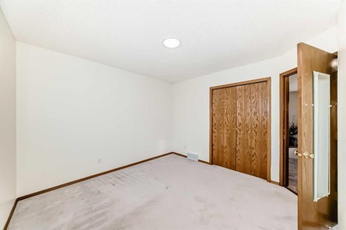 205 Patterson Hill Sw, Calgary, AB - Indoor Photo Showing Other Room