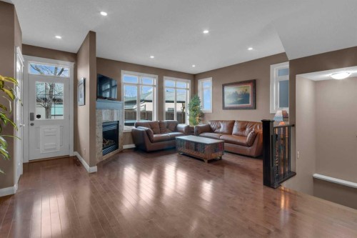 2534 3 Avenue Nw, Calgary, AB - Indoor Photo Showing Living Room With Fireplace