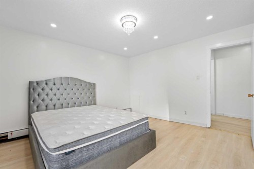 201-4328 4 Street Nw, Calgary, AB - Indoor Photo Showing Bedroom