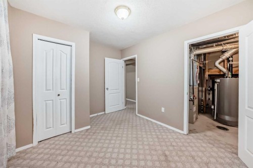 17 Royal Birkdale Crescent Nw, Calgary, AB - Indoor
