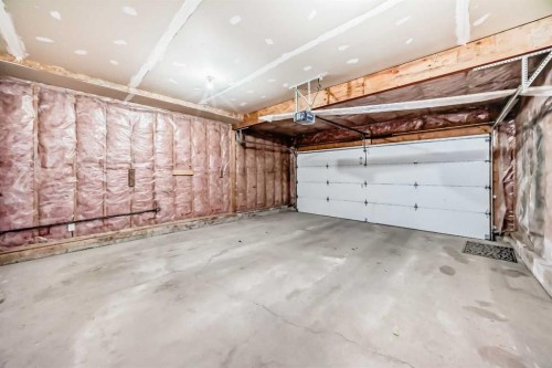 17 Royal Birkdale Crescent Nw, Calgary, AB - Indoor Photo Showing Garage