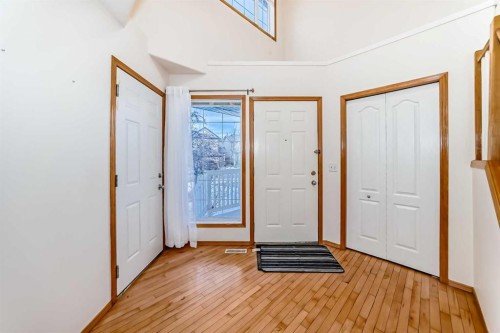 17 Royal Birkdale Crescent Nw, Calgary, AB - Indoor Photo Showing Other Room