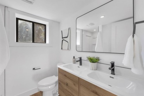 208 Cedarille Green Sw, Calgary, AB - Indoor Photo Showing Bathroom