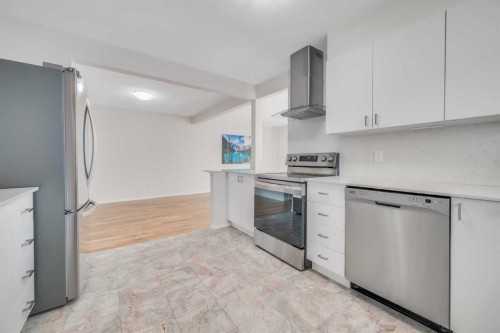 11155 Sacramento Drive Sw, Calgary, AB - Indoor Photo Showing Kitchen